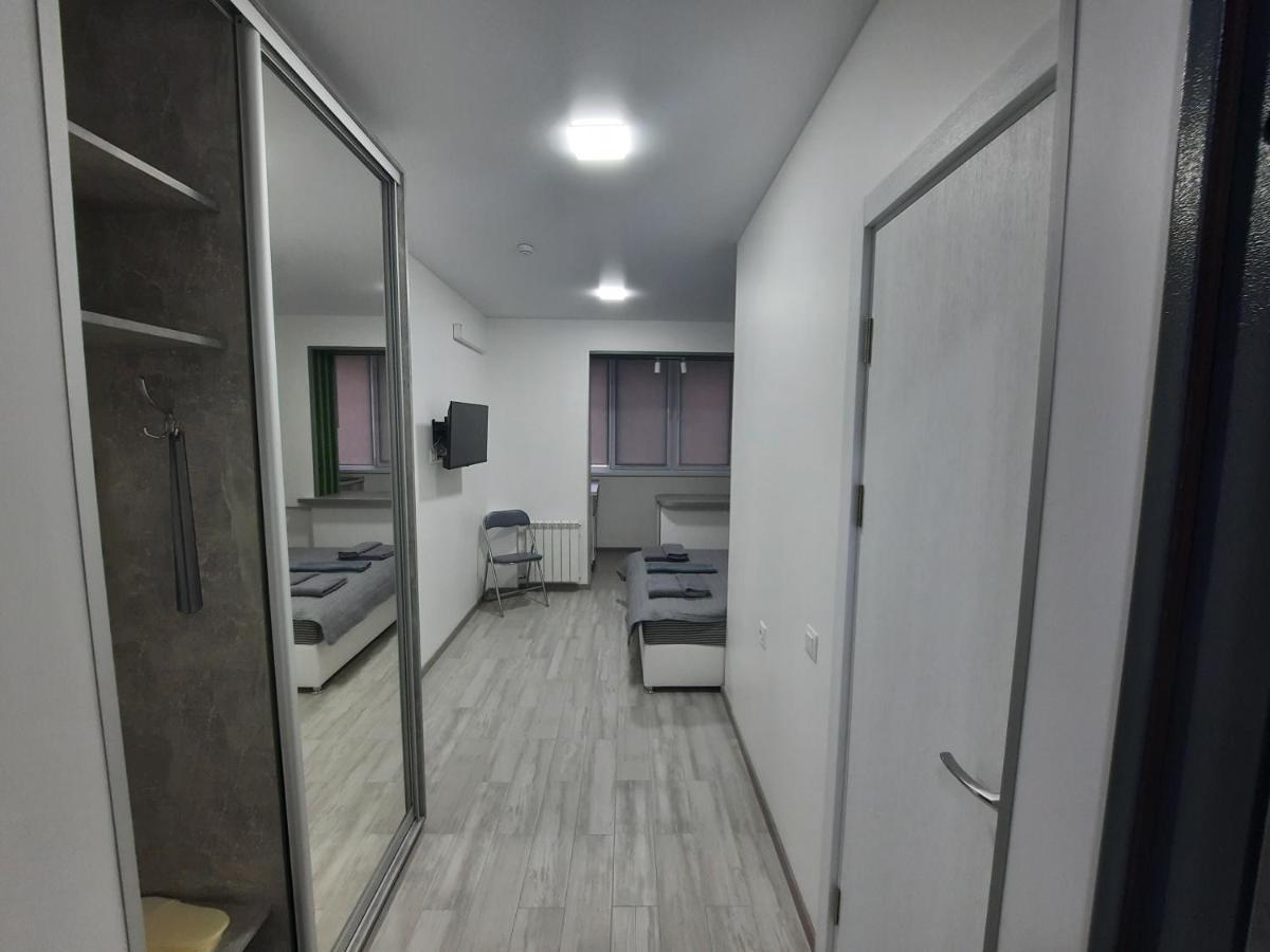 Посуточно Мини-Студия Метро Минская Киев Exterior photo